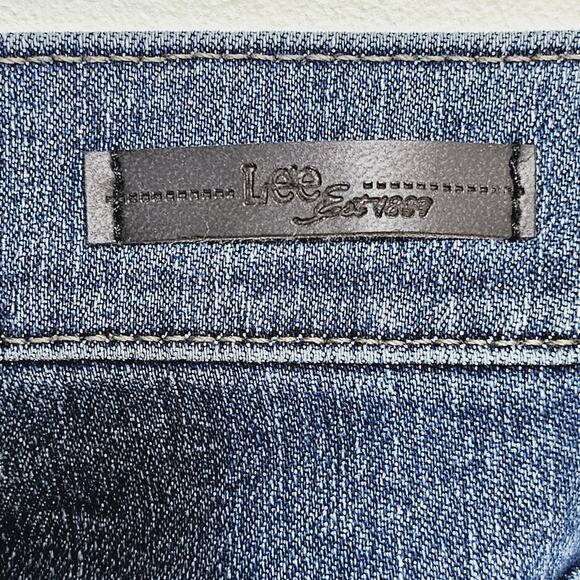 LEE Relaxed Fit Straight Leg Jeans High-Rise Stretch Women's Size 10P Casual - Picture 4 of 5